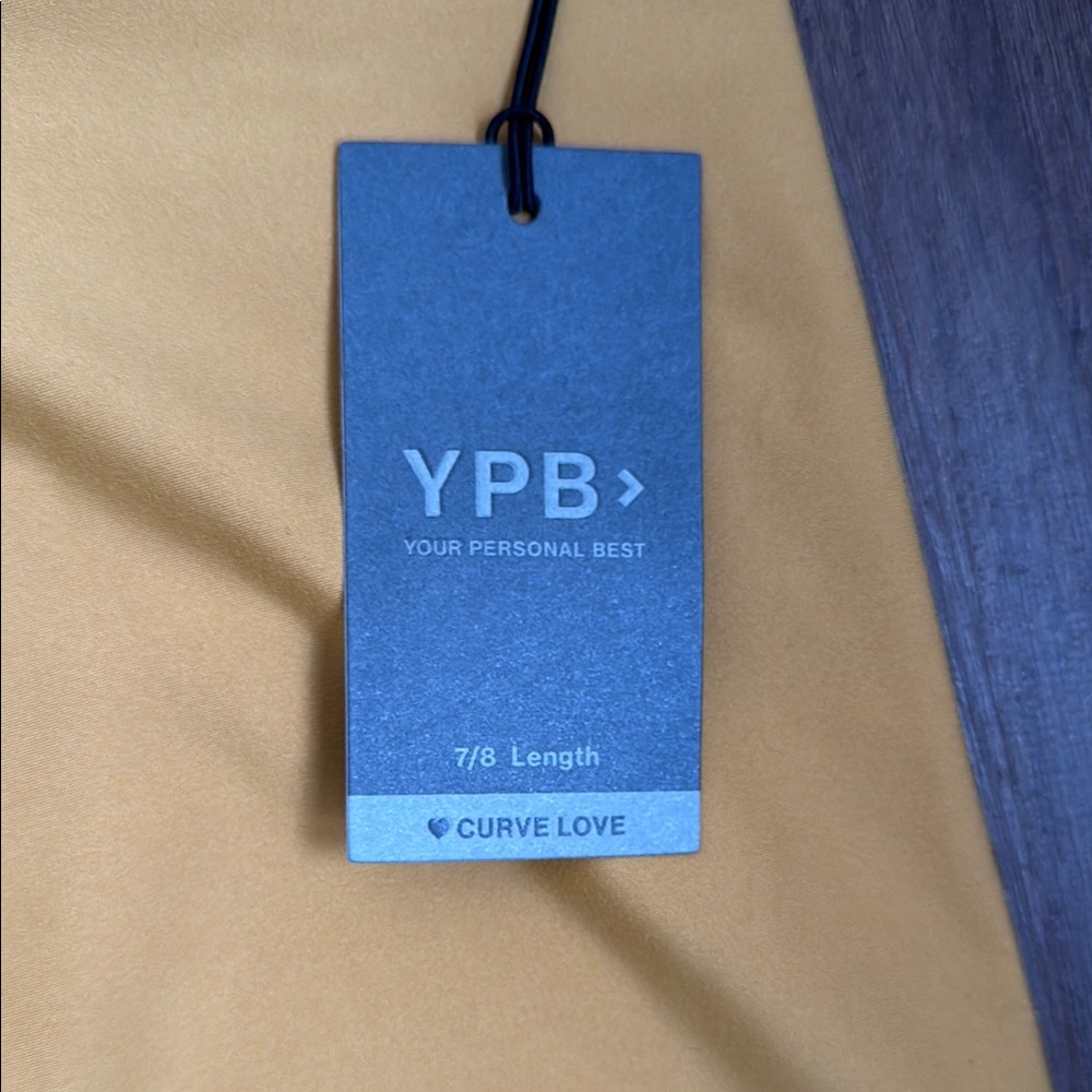 Abercrombie & Fitch YPB Curve Love 7/8 Length Legging - Picture 3 of 5